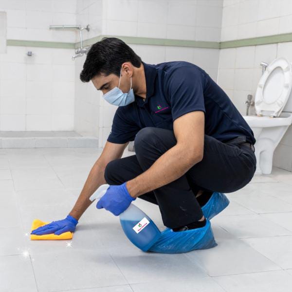 bathroom deep cleaning